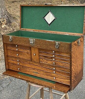 Read more about the article VINTAGE ANTIQUE USA GERSTNER 052 GOLDEN OAK machinist wood  tool chest box